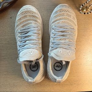 Women's APL Techloom